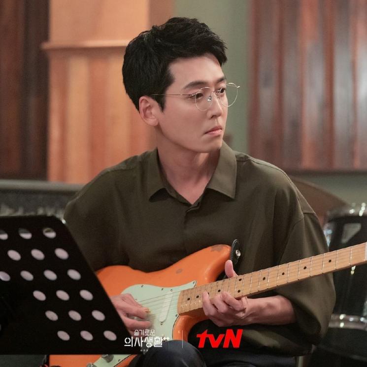 Hospital Playlist 2 (Instagram/@tvndrama.official)