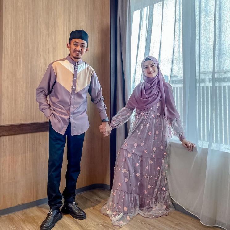 Potret Mesra Ustaz Syam dan Istri (Instagram/@syam_elmarusy)