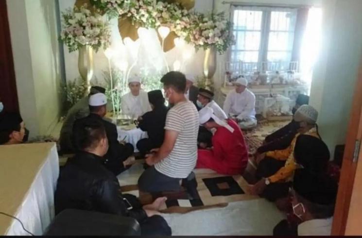 Alvin Faiz dan Henny Rahman dikabarkan menikah. (Instagram/lambe_turah)