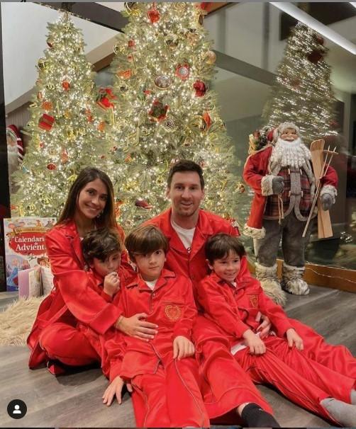 Lionel Messi dan keluarga saat natal (Instagram)