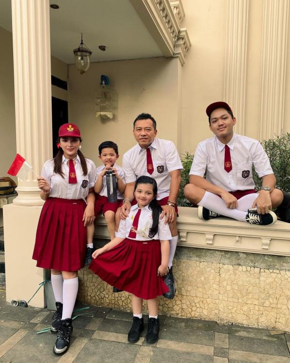 Keluarga Ashanty rayakan Hari Kemerdekaan Indonesia. (Instagram/@ashanty_ash)