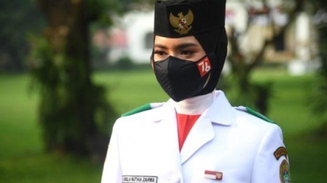 Ardelia Muthia Zahwa Anggota Paskibraka perwakilan dari Provinsi Sumatera Utara terpilih sebagai pembawa bendera Merah Putih di Istana, Selasa 17 Agustus 2021 [Suara.com / Sekretariat Presiden RI]