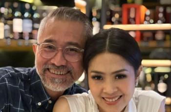 7 Potret Pricillia Pulunggono, Istri Lukman Sardi yang Memesona