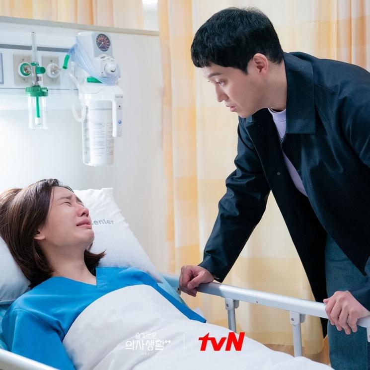Hospital Playlist 2 (Instagram/@tvndrama.official)