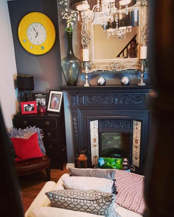 Potret Rumah Angie Virgin di Inggris (Instagram/@angie_virgin)