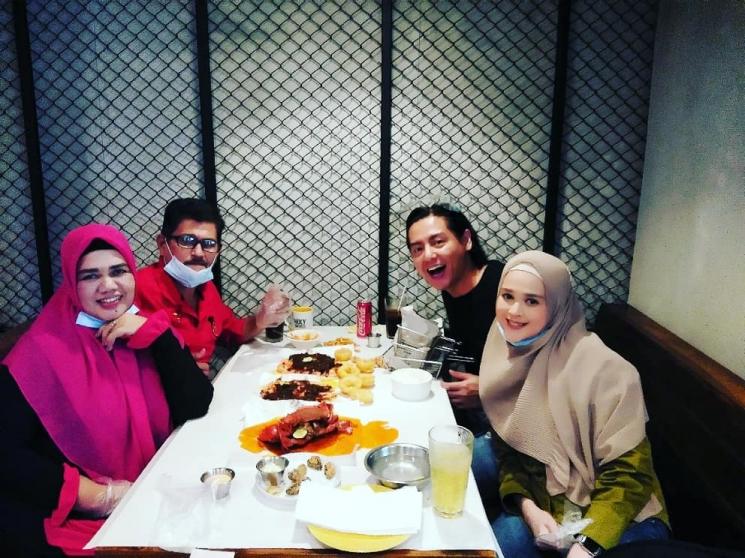 Potret Cut Meyriska dan Ayahnya (Instagram/@ir.suryadi_ak)