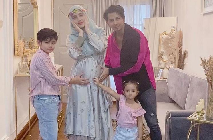 Fairuz A Rafiq Pamer Baby Bump (Instagram/@fairuzarafiq)