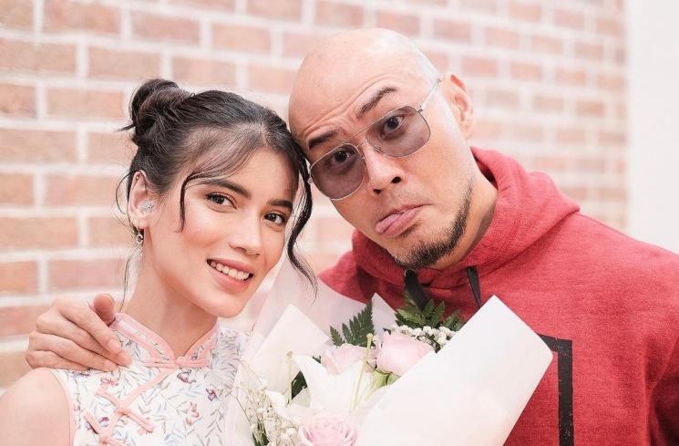 Potret Mesra Deddy Corbuzier dan Pacar. (Instagram/@sabrinachairunnisa_)