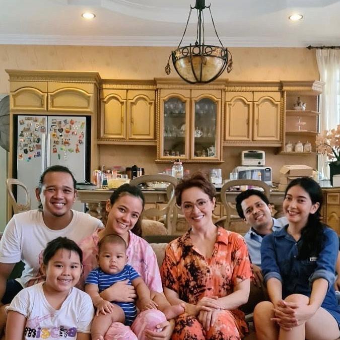 Kemesraan Catra Felder dan Stephani Defirstta (Instagram/@stephanidefirstta) 