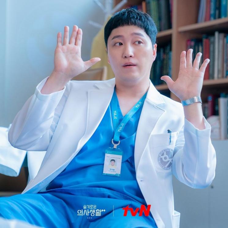Hospital Playlist 2 (Instagram/@tvndrama.official)