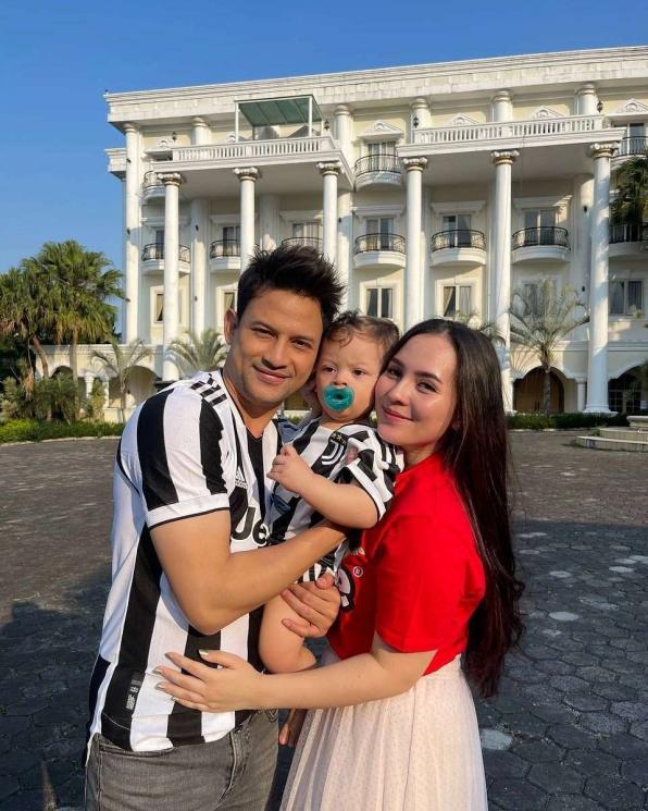 Lucky Perdana Momong Anak (Instagram/@_luckyperdana)