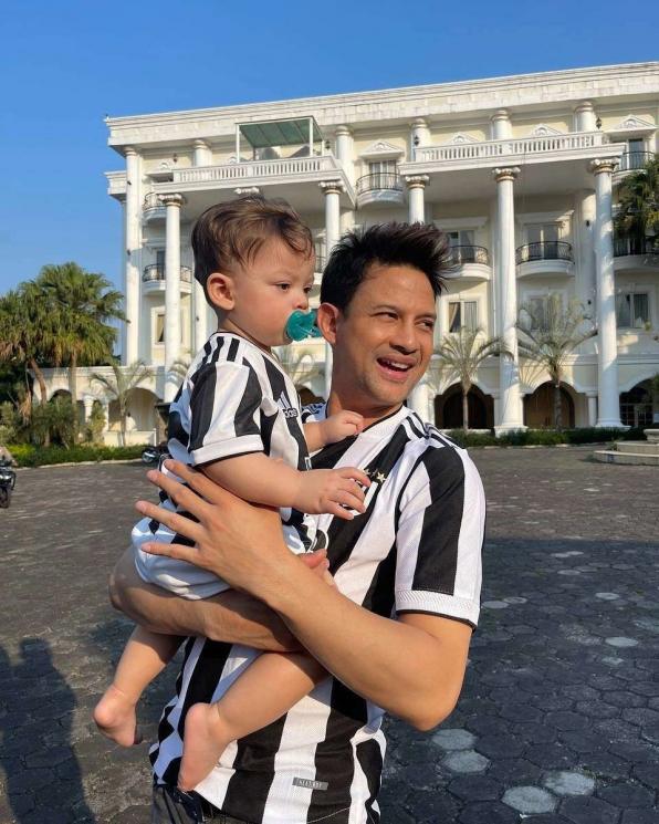 Lucky Perdana Momong Anak (Instagram/@_luckyperdana)