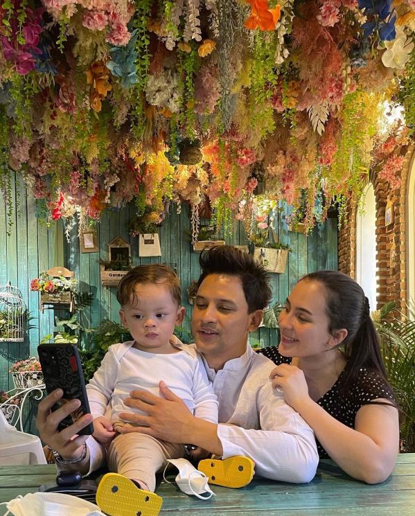 Lucky Perdana Momong Anak (Instagram/@_luckyperdana)
