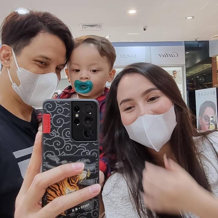 Lucky Perdana Momong Anak (Instagram/@_luckyperdana)