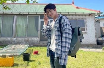 Harga Kemeja Kim Seon Ho di Hometown Cha-Cha-Cha Kelewat Murah, Ratusan Ribu doang!
