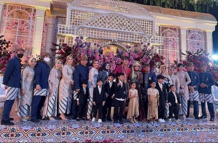 Potret Tasyakuran Pernikahan Lesti Kejora dan Rizky Billar (Instagram/@sucirayaramadhani__)