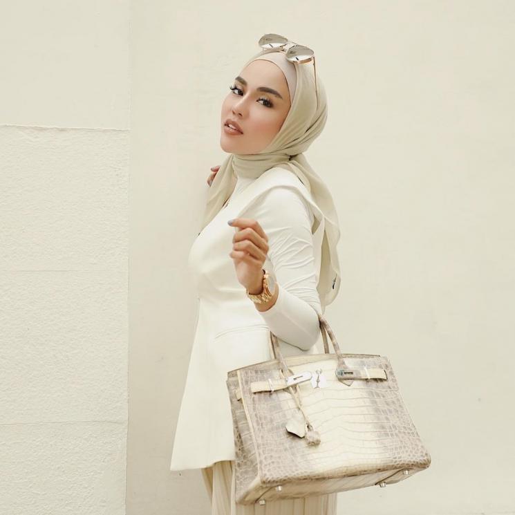 Gaya Hijab Medina Zein (Instagram/@medinazein)