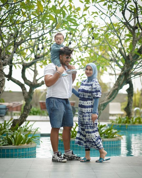Irish Bella, Ammar Zoni dan Baby Air (Instagram/@_irishbella_)