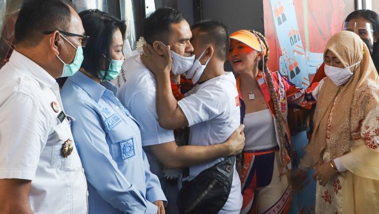 Saipul Jamil bebas dan meninggalkan Lapas Cipinang. [MataMata.com/Alfian Winanto]