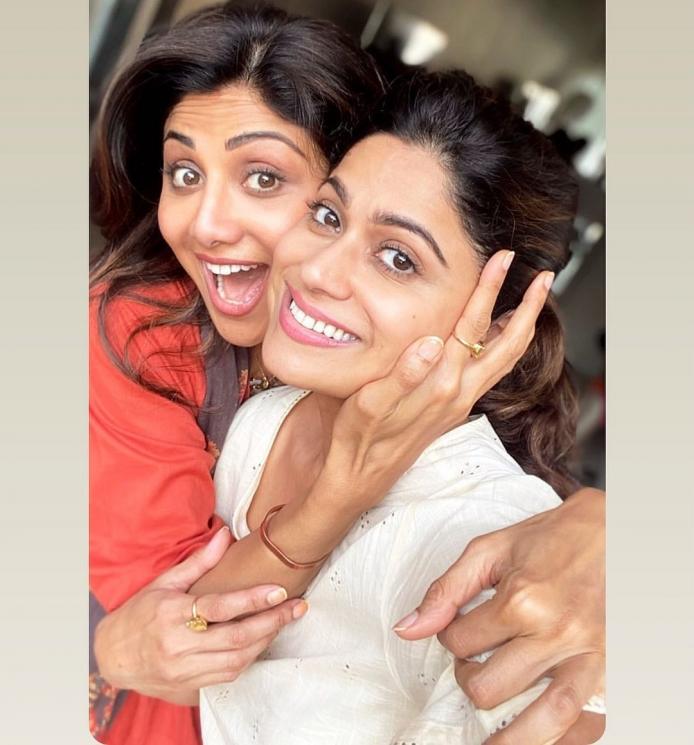 Kakak Beradik Bollywood Bak Kembar (Instagram/@shamitashetty_official)