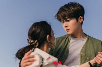 Di Balik Layar Hometown Cha-Cha-Cha, Shin Min Ah Ngakak Terus Gegara Kim Seon Ho