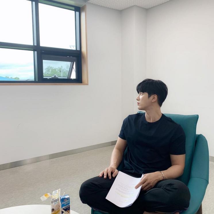 Potret Ahn Bo Hyun (Instagram/@bohyunahn)