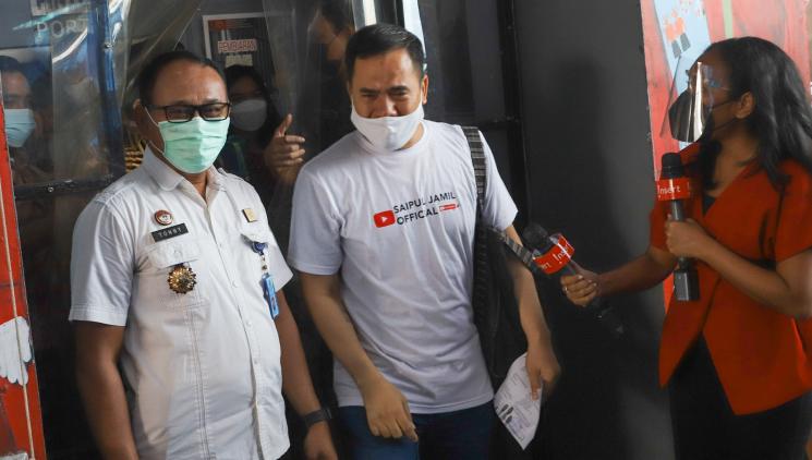 Saipul Jamil bebas dan meninggalkan Lapas Cipinang. [MataMata.com/Alfian Winanto]