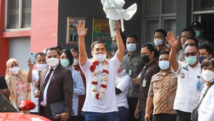Saipul Jamil bebas dan meninggalkan Lapas Cipinang. [MataMata.com/Alfian Winanto]