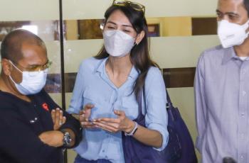 Wenny Ariani Diberondong 60 Pertanyaan usai Laporkan Rezky Aditya ke Polisi