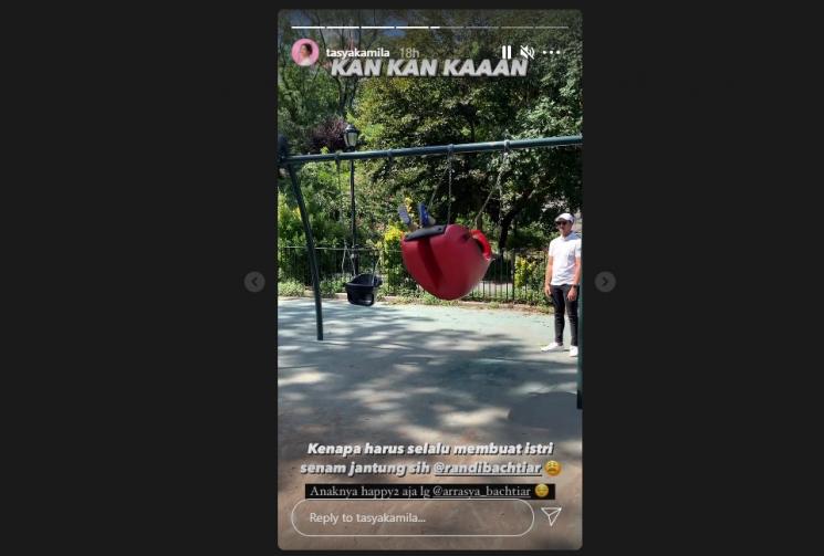 Tasya Kamila dan Randi Bachtiar ajak Arrasya ke taman bermain. (Instagram/tasyakamila)