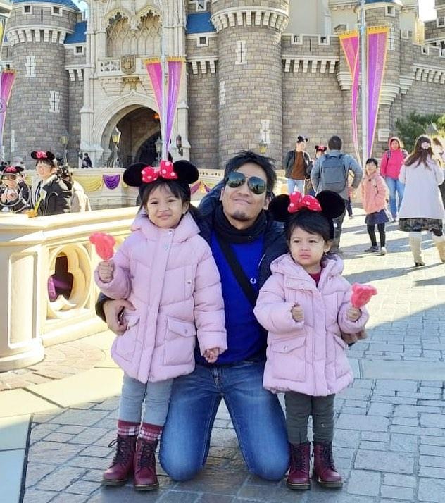 Potret Desta Momong Anak (Instagram/@desta80s)