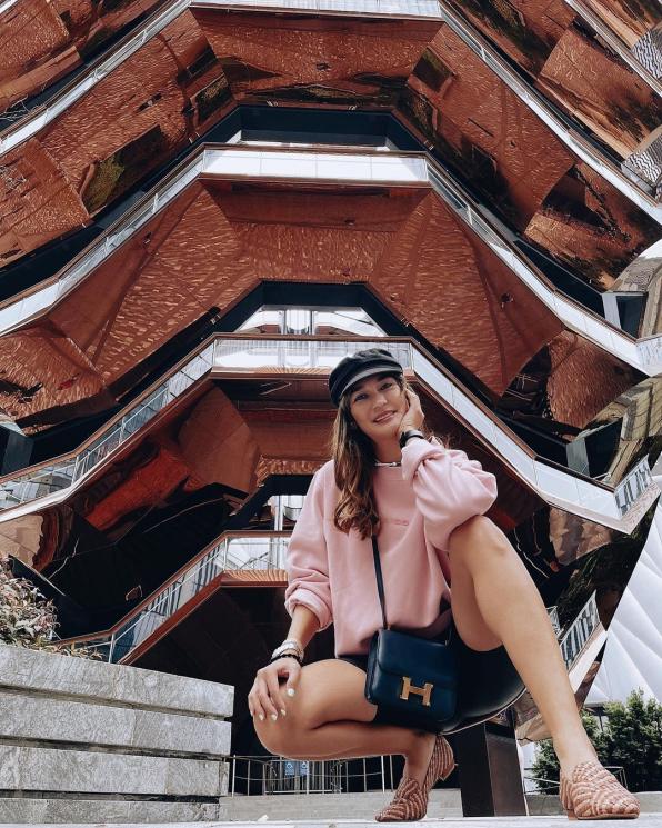 Harga Outfit Luna Maya di New York (Instagram/@lunamaya)