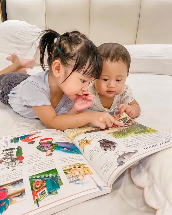 Potret Alinea Putri Raditya Dika (Instagram/@radityadika)