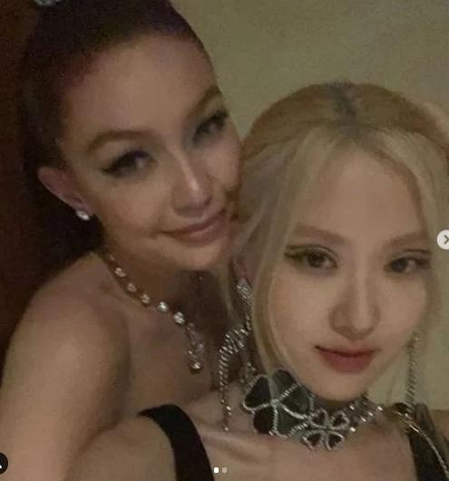 Gigi Hadid dan Rose (instagram.com)