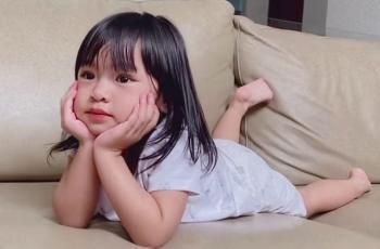 10 Potret Alinea Putri Raditya Dika dan Anissa Aziza: Cantik dan Jago Pose!