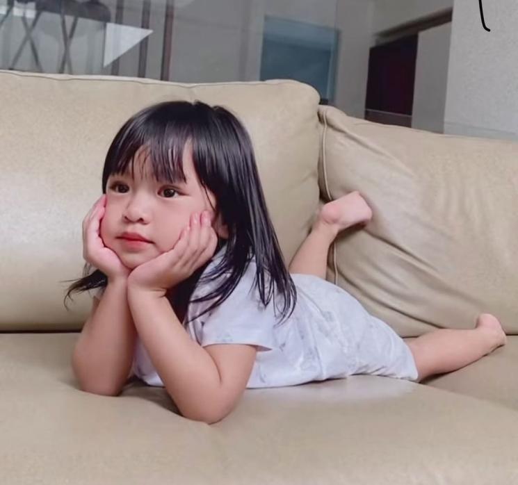 Potret Alinea Putri Raditya Dika (Instagram/@radityadika)
