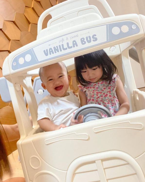 Potret Alinea Putri Raditya Dika (Instagram/@radityadika)