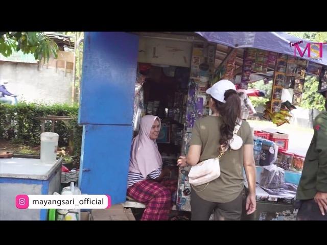 Potret Mayangsari Makan di Warung Kaki Lima (YouTube/MAYANGSARI OFFICIAL)