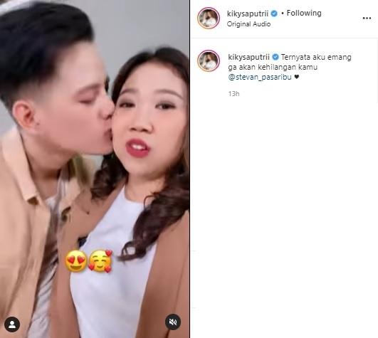 Kiky Saputri Dicium Stevan Pasaribu. (Instagram/@kikysaputrii)