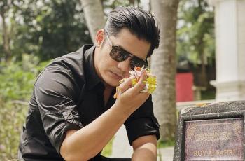 Ziarah ke Makam Sendiri, Pemeran 'Roy' Ikatan Cinta Bakal Hidup Lagi?