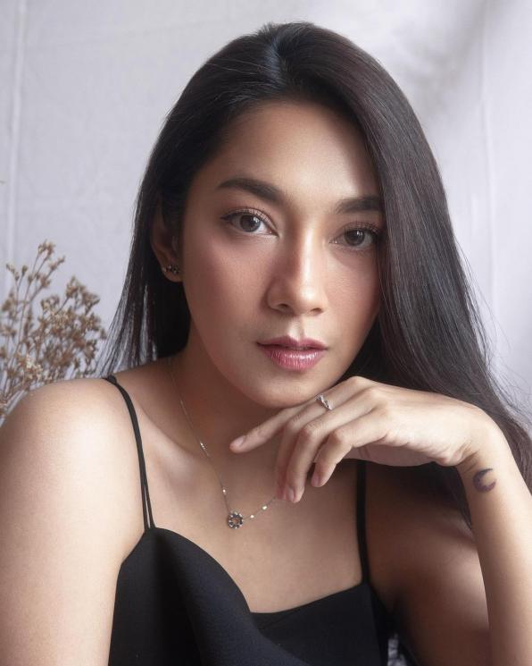 Adu Pesona Artis Bernama Dinda. (Instagram/dindakirana.s)