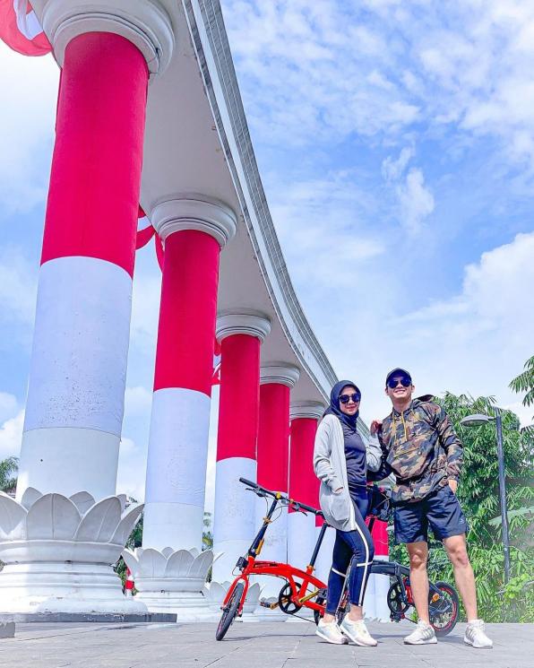 Potret Kemesraan Ikbal Fauzi dan Istri (Instagram/@ikbalfauzi_)