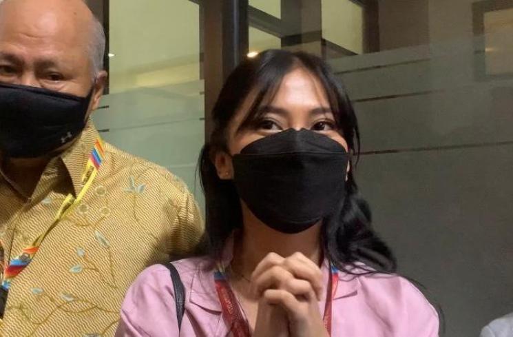 Tyna Kanna saat menghadiri sidang cerai perdananya [MataMata.com/Yuliani]