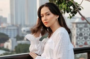 Tangis Karina Nadila Baru Ungkap Tak Pernah Ketemu Ayah Kandungnya