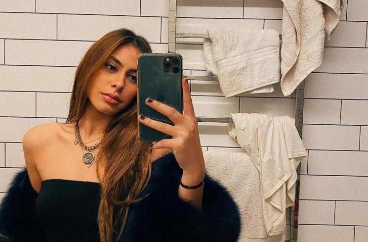 Pesona Valerie Thomas (Instagram/@valerieethomas)