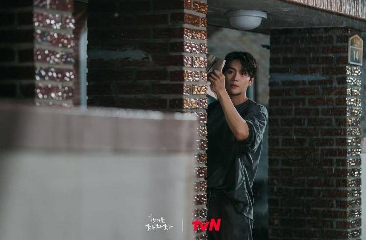 Hometown Cha-Cha-Cha (Instagram/@tvndrama.official)