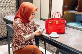 9 Koleksi Outfit Syahrini Murah tapi Berkelas: Harganya Gak Sampai Sejuta!