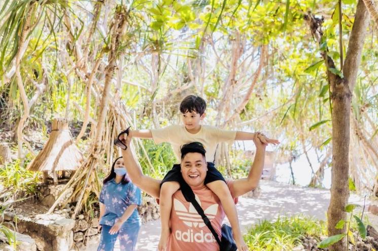 Merry dan Rafathar (Instagram/@merryraffiahmad)