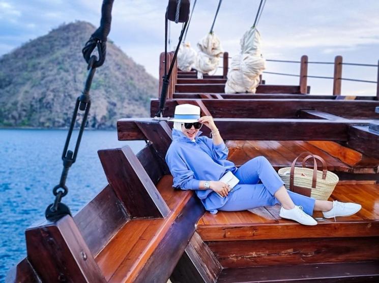Momen Liburan Syahrini di Labuan Bajo. (Instagram/princessyahrini)