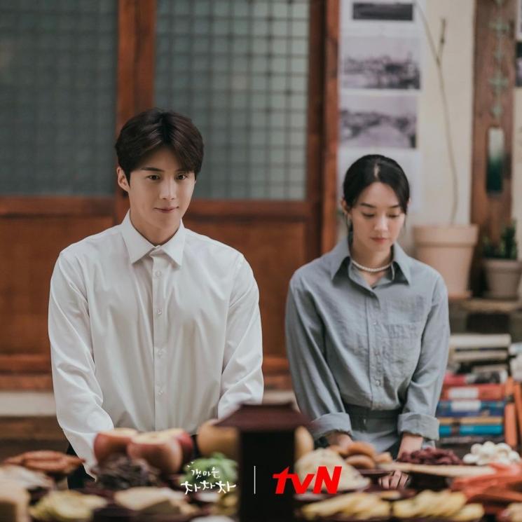 Hometown Cha-Cha-Cha (Instagram/@tvndrama.official)